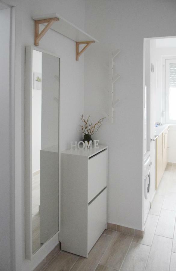 White Almond Apartment Budapest Exteriör bild